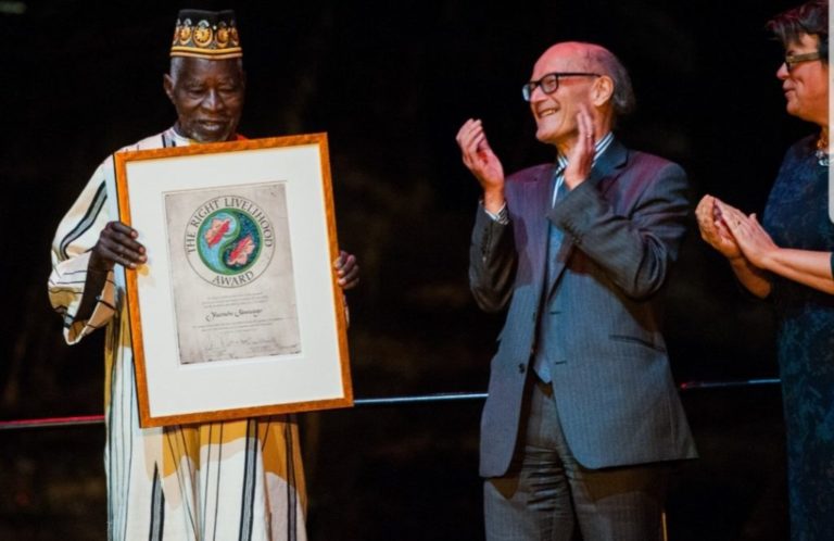 Le Burkinabè Yacouba Sawadogo reçoit son Prix Nobel Alternatif