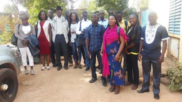 Formation professionnelle : Des élèves-journalistes à la découverte de l’AIB