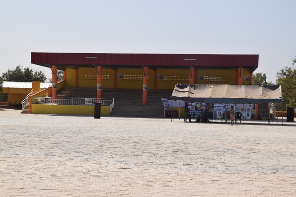 Inauguration d&rsquo; infrastructures réalisées dans le cadre du 11 décembre à Manga