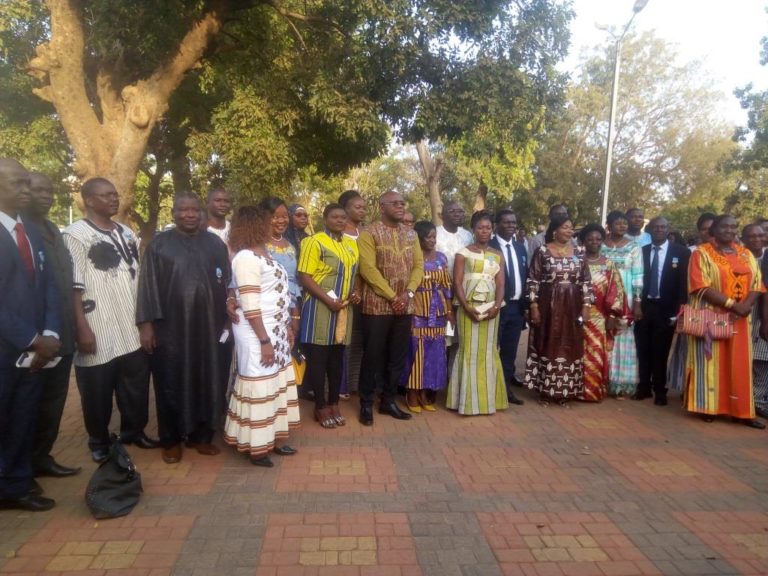 31 agents du ministère de la Communication distingués