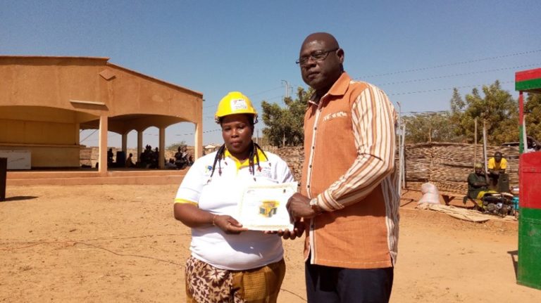 Le ministère de la Jeunesse s’engage à assurer les frais de stage de 69 jeunes nouvellement formés aux emplois miniers