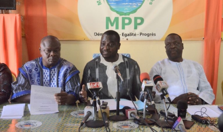 Burkina : Le camp présidentiel soutient ‘’la trêve sociale’’ lancée par Roch Kaboré