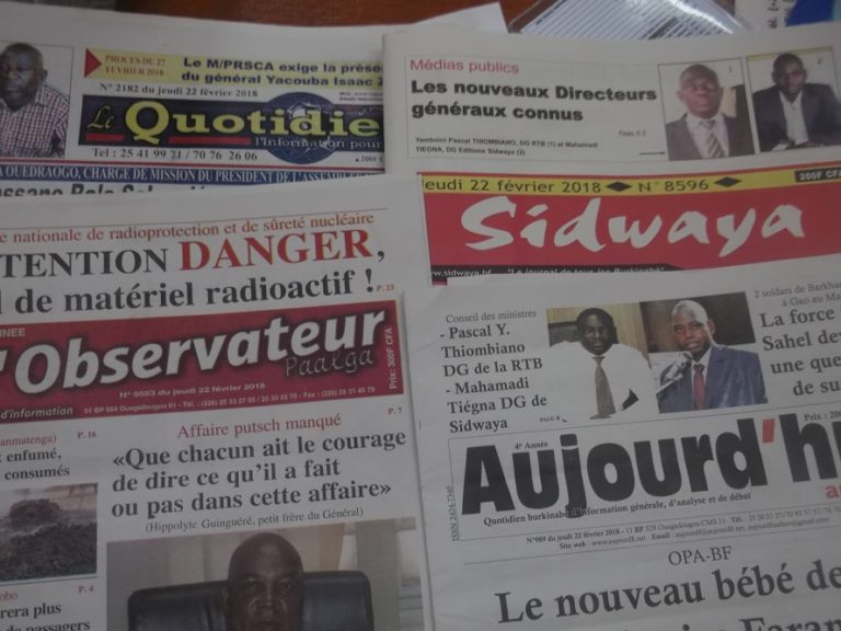 Baisse du prix du carburant et procès du putsch manqué, en vedette dans les quotidiens burkinabè