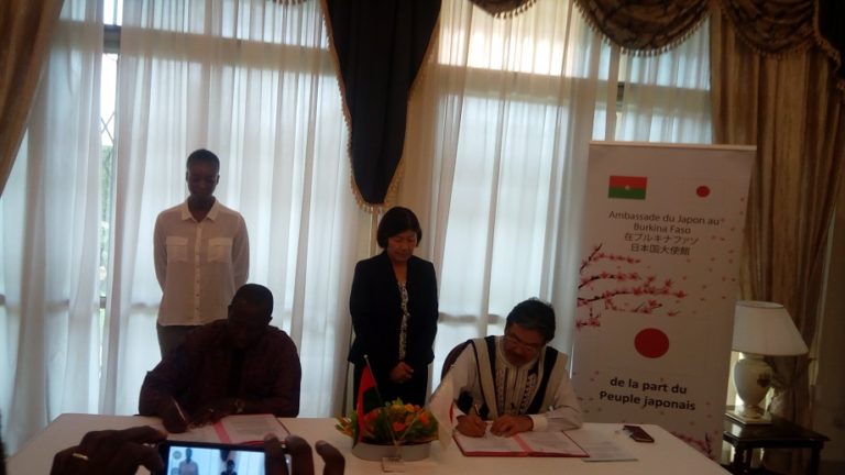 Education  au Burkina: le Japon offre une école 48,5 millions FCA à la population de Perkoa