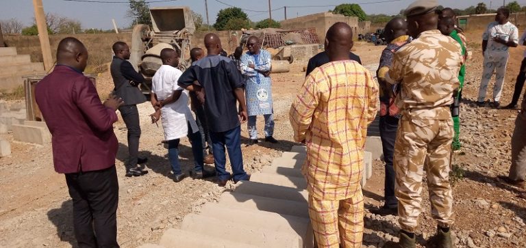 Le ministre des sports déçu de l’avancée des travaux du chantier du stade de Pô