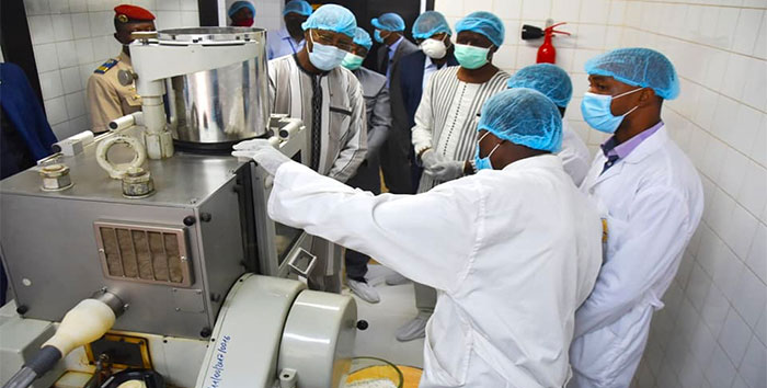 Lutte contre le COVID-19 : le Premier ministre encourage les acteurs de la recherche