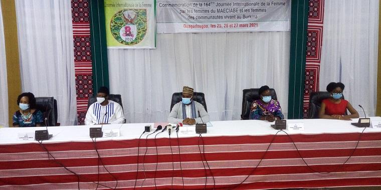 Burkina: : Les femmes du ministère des Affaires étrangères  invitées à «s’affirmer»