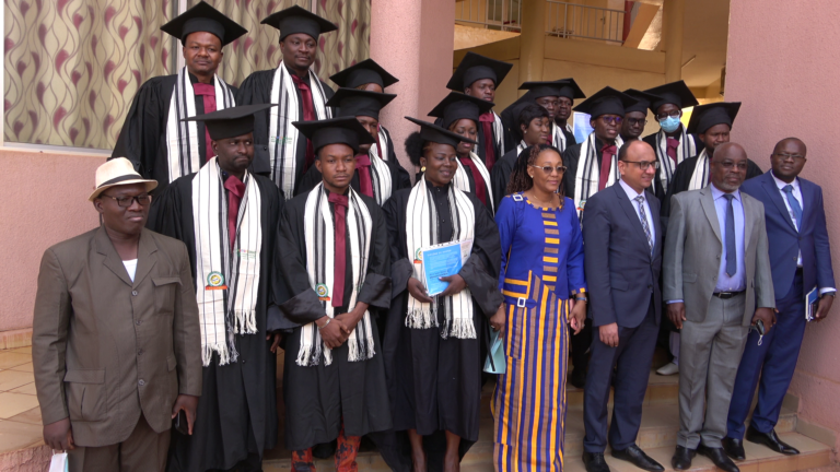 Burkina/ENAREF : 22 lauréats reçoivent leurs diplômes de master en fiscalité et gestion de l’entreprise