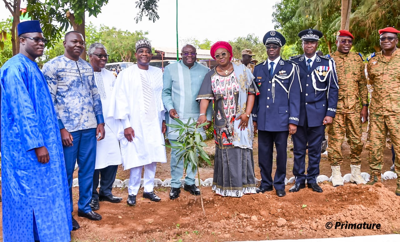 Burkina : Le ministre Bationo exhorte des nouveaux policiers à avoir un comportement irréprochable