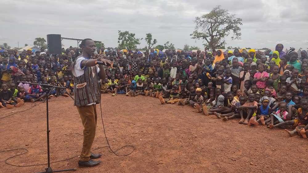 Burkina : L’Atelier Théâtre du Loroum sensibilise sur la bonne gestion des fonds d’assistance humanitaire