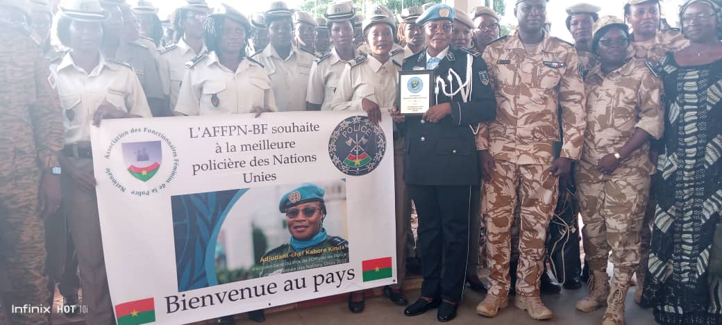 L’adjudant-chef Kaboré, meilleure policière des Nations Unies, fière d’avoir honoré le Burkina Faso