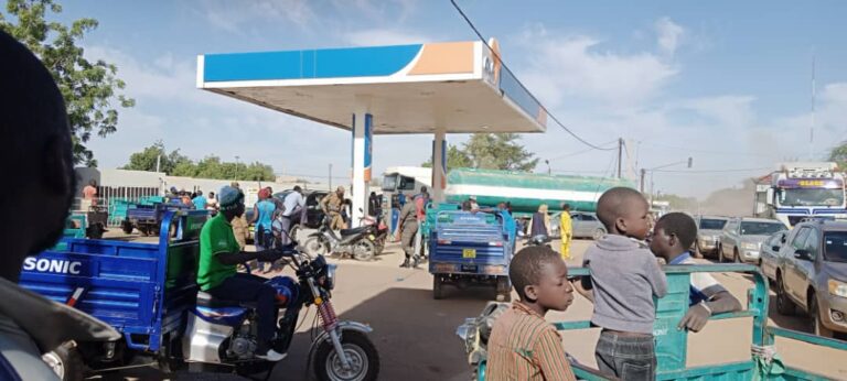 Burkina : De nouveau du jus à la pompe à Dori.