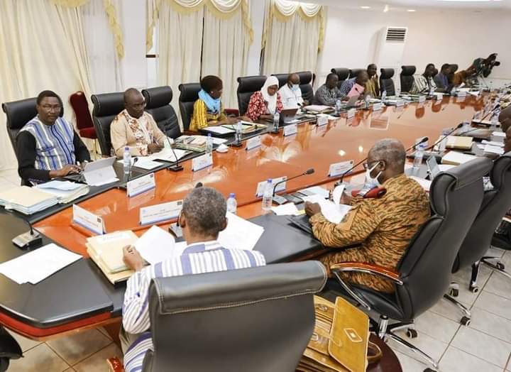 Effort de guerre : les ministres vont contribuer mensuellement à hauteur de 5% de leurs salaires