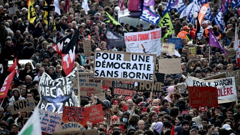 France: 10e journée électrique de manifestations contre la réforme des retraites