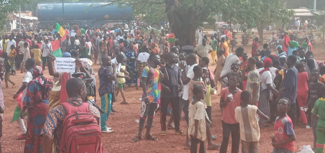 Kénédougou : La population manifeste son soutien à la Transition