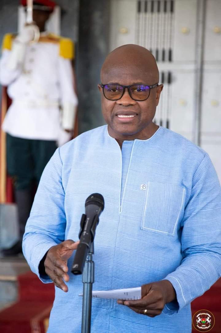 Burkina: Les agents publics de santé devront faire un choix définitif entre travailler dans le public ou le privé d&rsquo;ici 1à 2ans