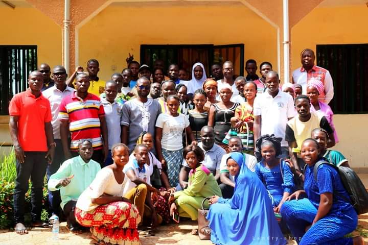 Kaya: SEVE-Africa forme des PDI et des populations hôtes à une saine utilisation des réseaux sociaux