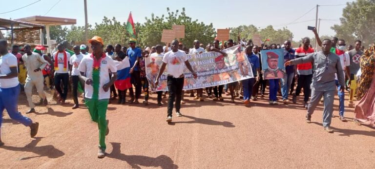 Passoré : Des mouvements de jeunes marquent leurs adhésions au projet de révision de la constitution