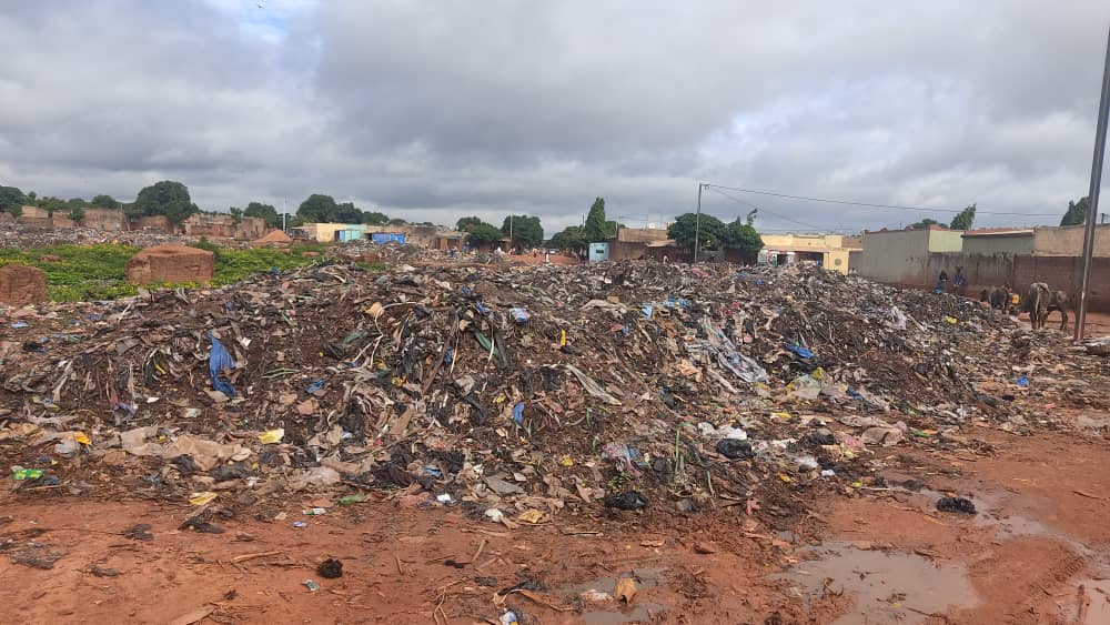 Bobo-Dioulasso : Des ordures ménagères à ciel ouvert à la zone Sossorobougou de Coloma