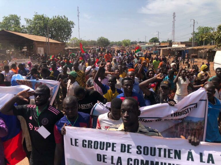 Dissihn : Les populations marquent leur soutien à la transition à travers une marche/meeting