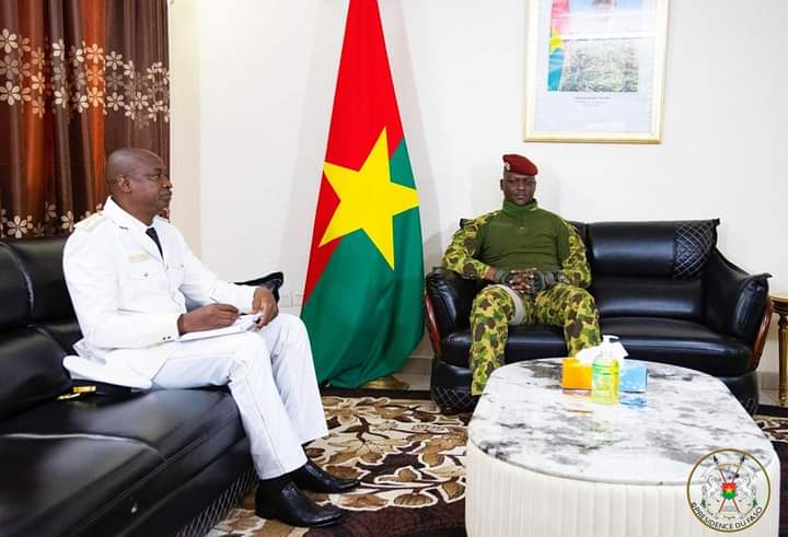 Séjour du Chef de l’Etat à Gaoua: le Capitaine Ibrahim TRAORE à l’écoute des chefs de circonscriptions administratives et des FDS