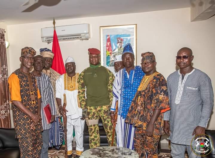 Le Chef de l’Etat à Gaoua : les autorités coutumières réitèrent leur soutien à la Transition