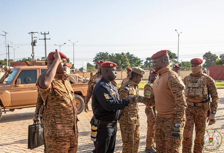 Le Président de la Transition aux forces combattantes du Sud-Ouest : « la guerre bat son plein…il faut donc se préparer à toute éventualité »