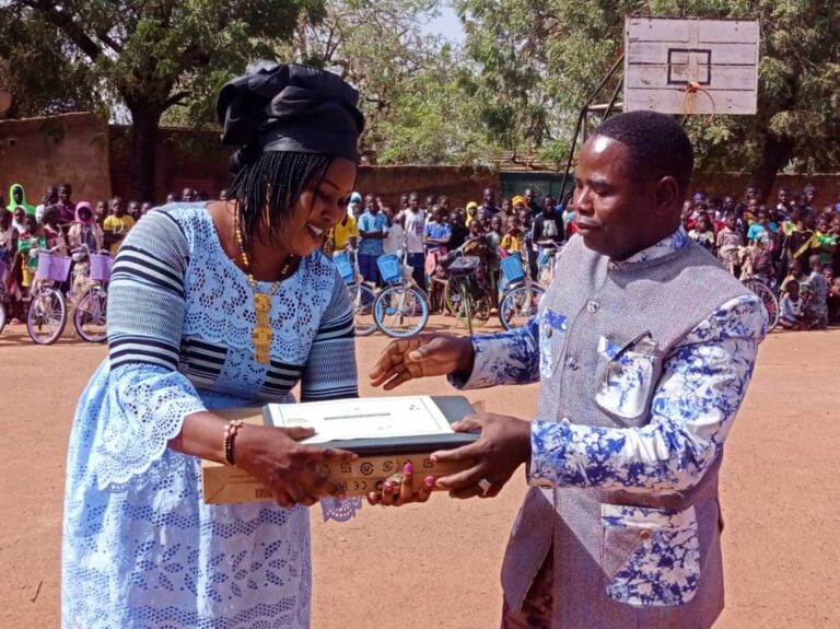 Éducation : Fatoumata Tiémogo Traoré, meilleure enseignante de la Kossi au cours de l&rsquo;année scolaire 2022-2023