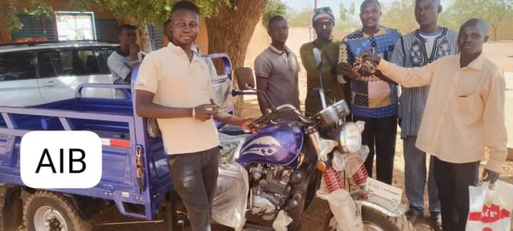 Bam :Un ressortissant de la commune de Nasseré offre un tricycle aux VDP