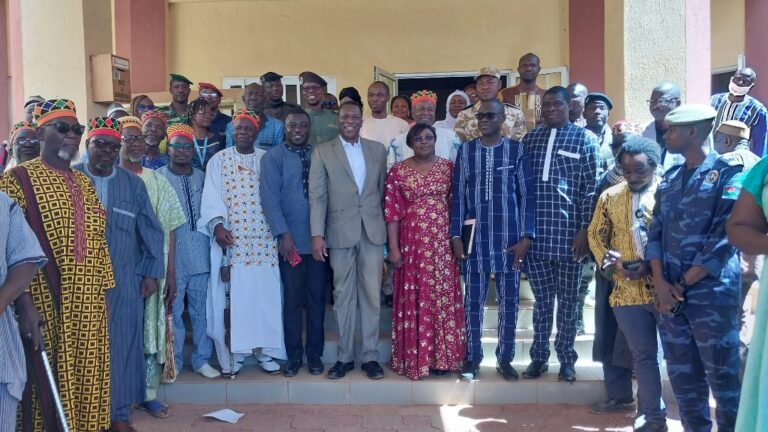 Sanmatenga : le haut-commissaire et le secrétaire général installés