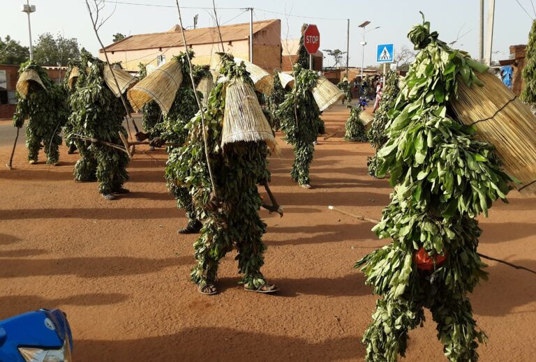 Mouhoun/Sortie annuelle des masques en feuilles : Une semaine de festivités pour invoquer la paix et la cohésion sociale