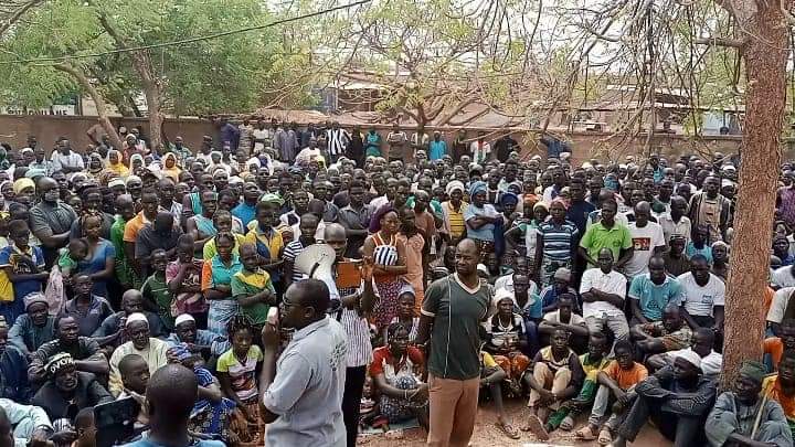 Burkina: The Chief of State’s mission representative in the East region exchanges with the stakeholders of Komondjari. Burkina: The Chief of State’s mission representative in the East region exchanges with the stakeholders of Komondjari.