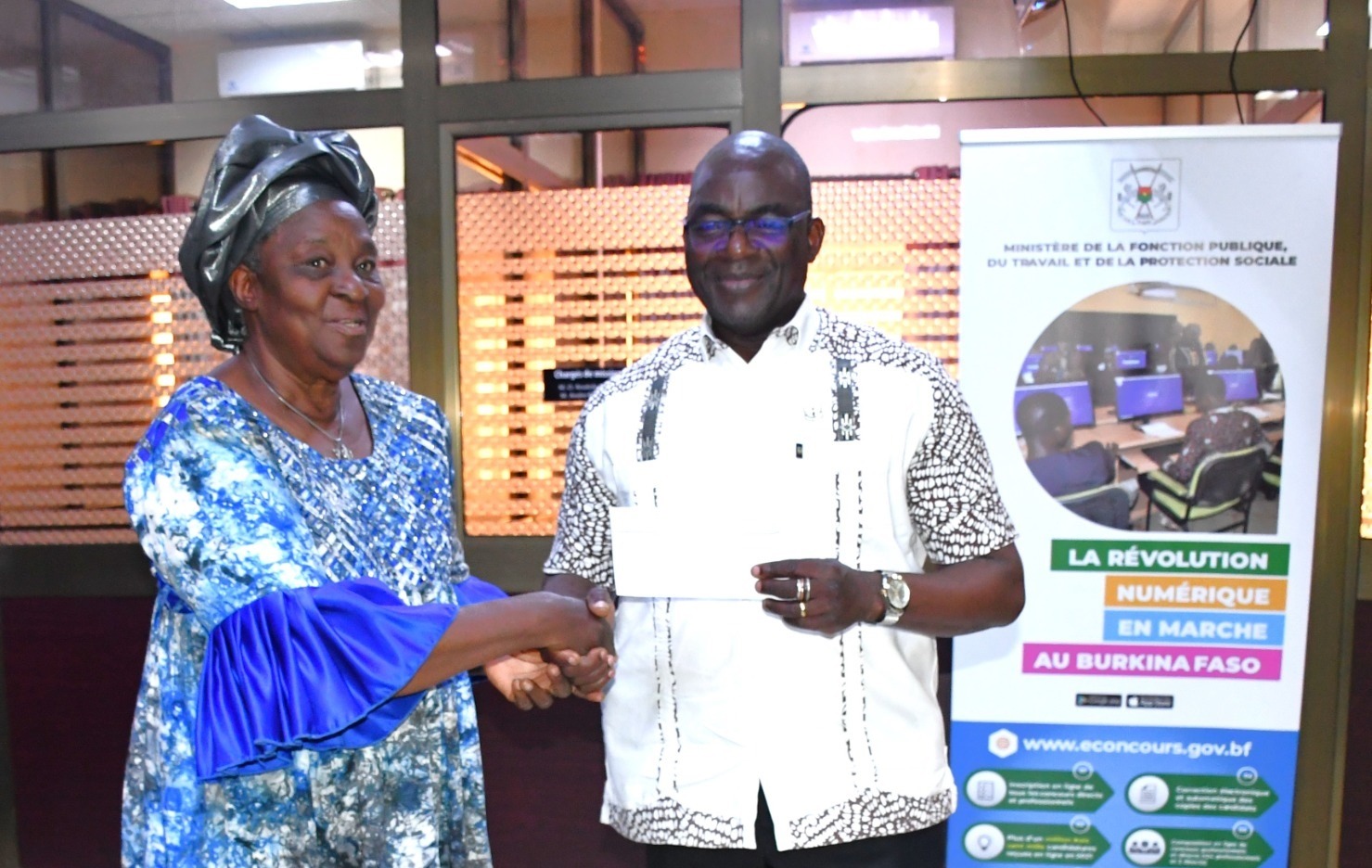 Burkina Faso: Widows and Retirees Raise 100 Thousand FCFA for Peace Effort | Africa Links 24 Burkina Faso: Widows and Retirees Raise 100 Thousand FCFA for Peace Effort | Africa Links 24