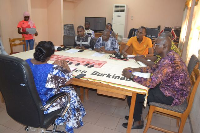 Houet : La gouverneure s’imprègne des conditions de travail des agents de Sidwaya