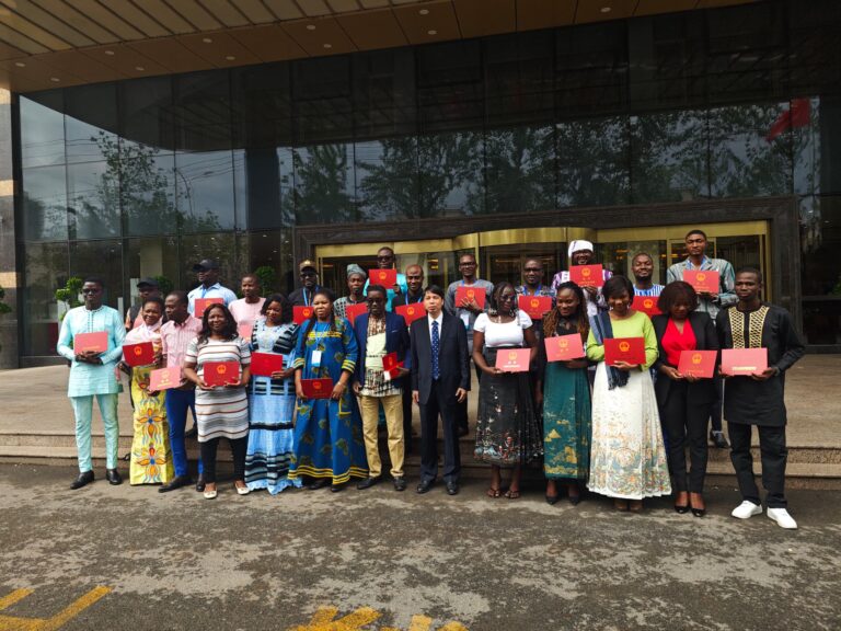 Fin de formation pour une vingtaine de journalistes burkinabè en Chine