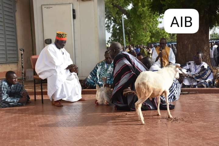 15 mai: Sa Majesté le Mogho Naaba Baongho demande la paix et une saison de pluie abondante pour le Burkina Faso