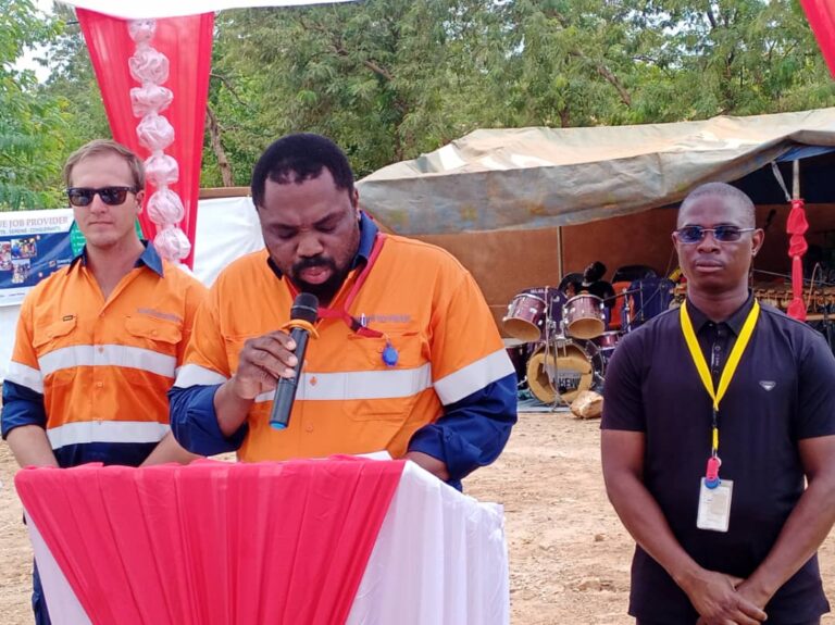 Léraba/Formation professionnelle : 33 jeunes reçoivent leurs kits d’installation