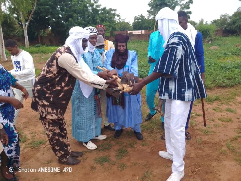 Burkina : Une association assainit la cour du musée national de Ouagadougou