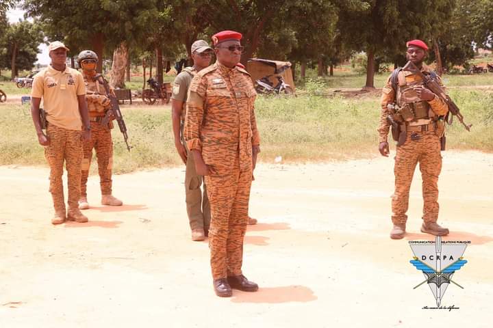 Lutte contre le terrorisme: le CEMGA galvanise ses troupes à Ouahigouya