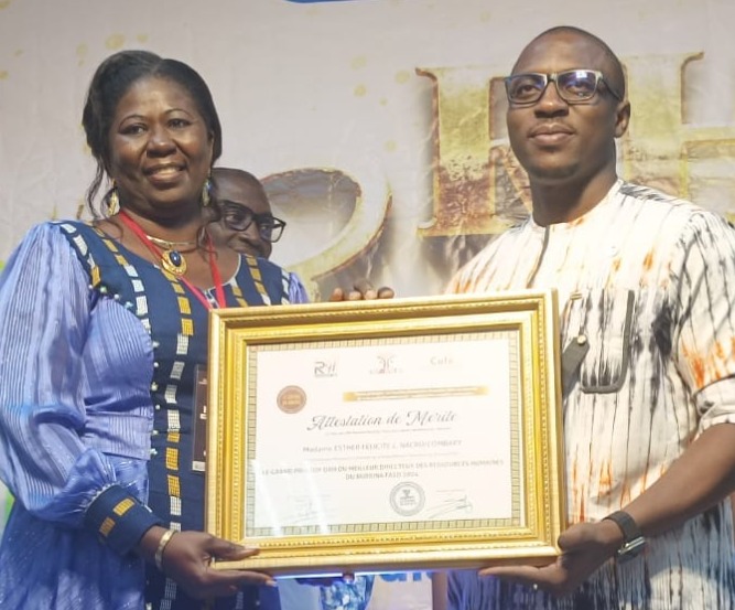 Esther Félicité Nacro/Combray de la RTB sacrée Top Directrice 2024 des ressources humaines