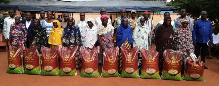 Mouhoun/CNSS : Des kits et bourses d’études de 11 150 000 de F CFA offerts aux veuves et orphelins