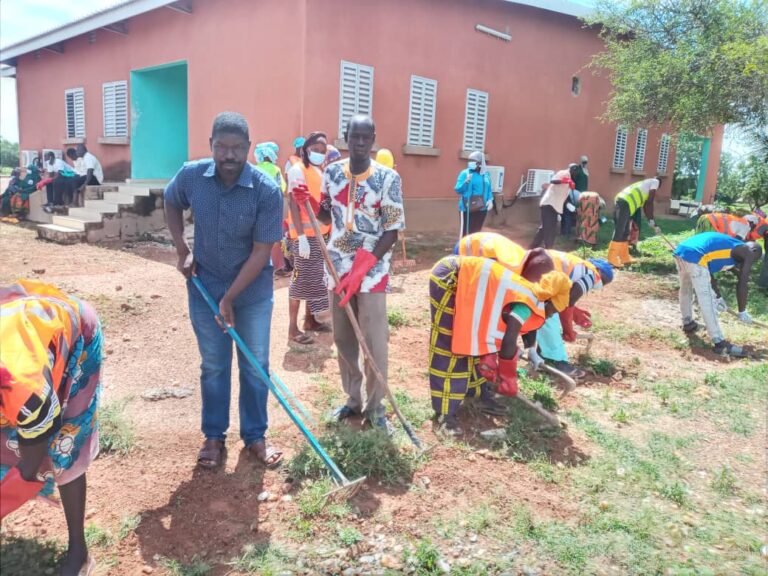 Namentenga/Salubrité : Un consortium d’association assainit le centre médical de Boulsa