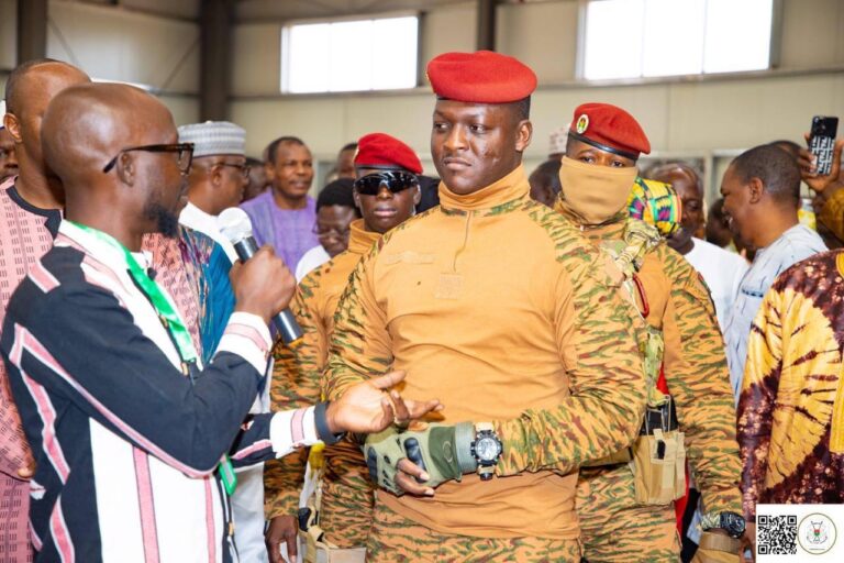 Burkina : Inauguration d’une usine très largement financée par des cotisations populaires, une première