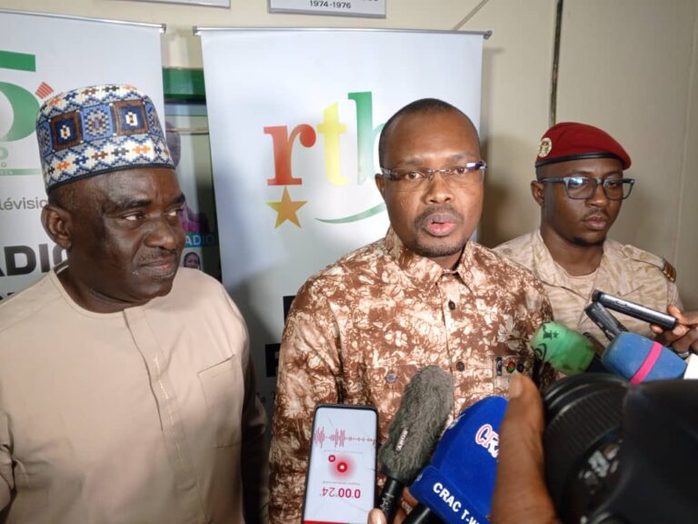 Radio nationale : 65 ans après, le gouvernement salue l&rsquo;œuvre du personnel pour la cohésion sociale