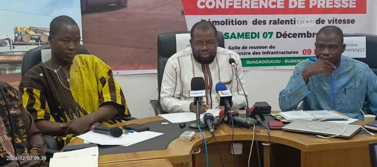 Burkina : Bientôt les ralentisseurs remplacés par des bandes sonores sur les routes nationales