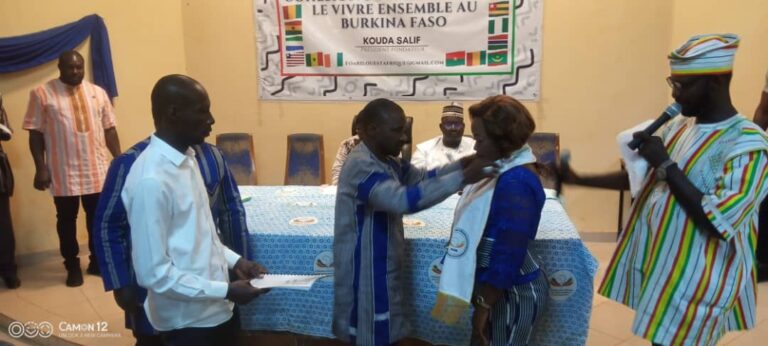 Burkina : Plus de 200 ambassadeurs de la paix du Burkina et de la sous-région décorés par la FOARD