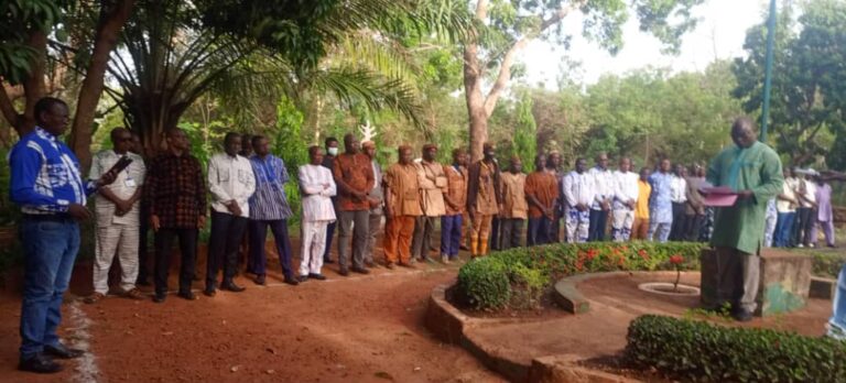 Kénédougou/Montée des couleurs : Le Haut-commissaire invite chaque Burkinabè à rompre avec les anciennes pratiques