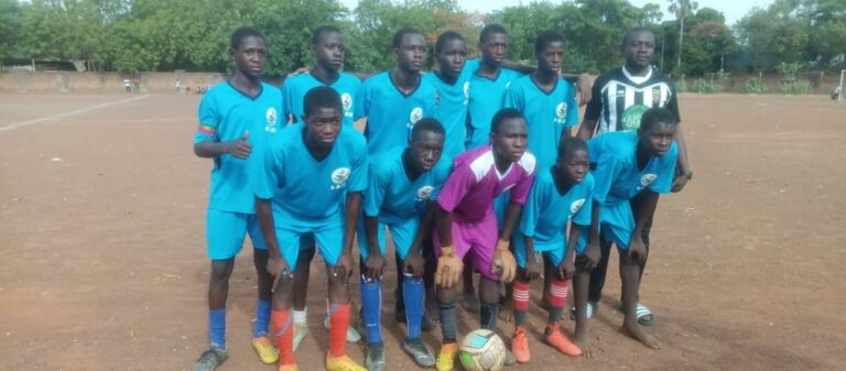 Finales USSU-BF 2025 : les Cascades remportent le trophée devant le Plateau central en football