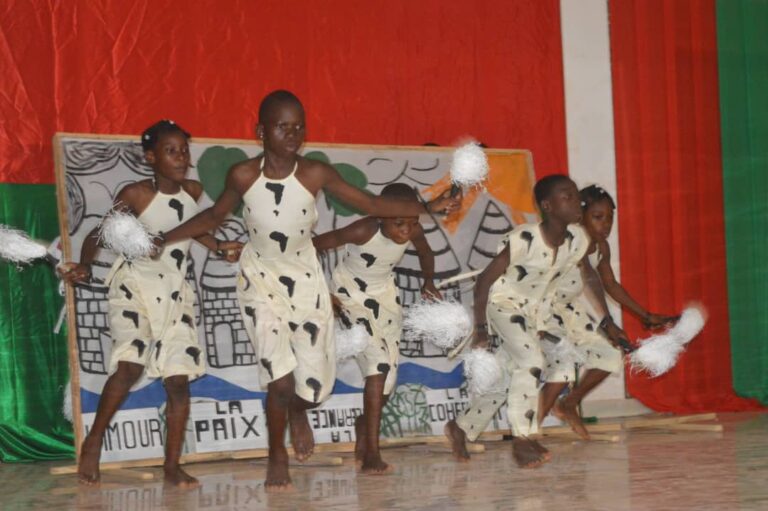 Poni : « l’École D » de Gaoua remporte le trophée de la 4e édition du Festival des Petites Étoiles
