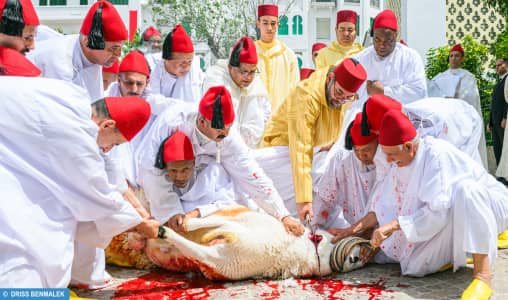 Maroc : Sa Majesté le Roi Mohammed VI accomplit la prière de l’Aïd Al-Adha à la mosquée Hassan II à Tétouan